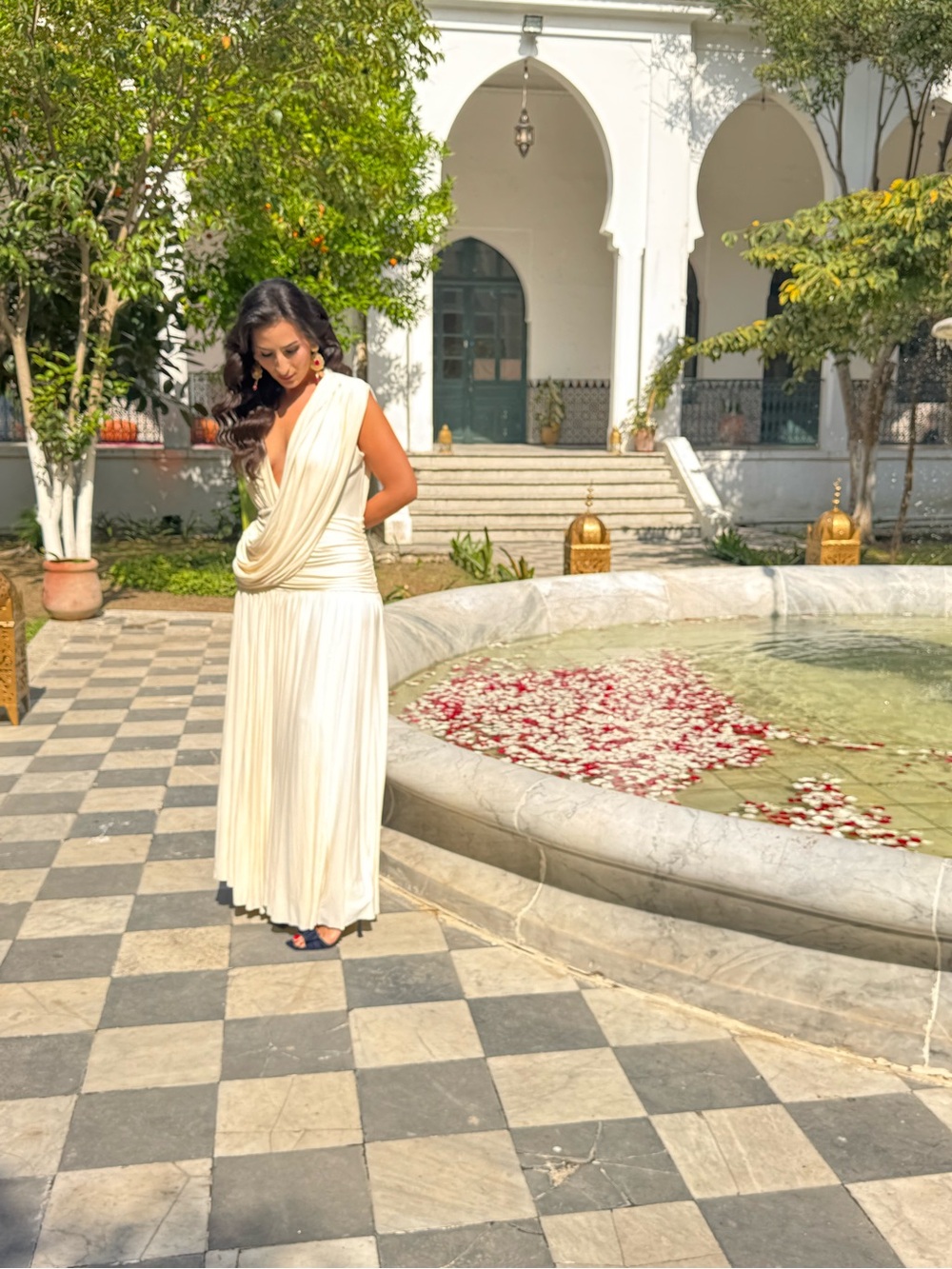 GLORINA Cream Plunge-Neck Maxi Dress With Draped-Detailing - Picture 4 of 5